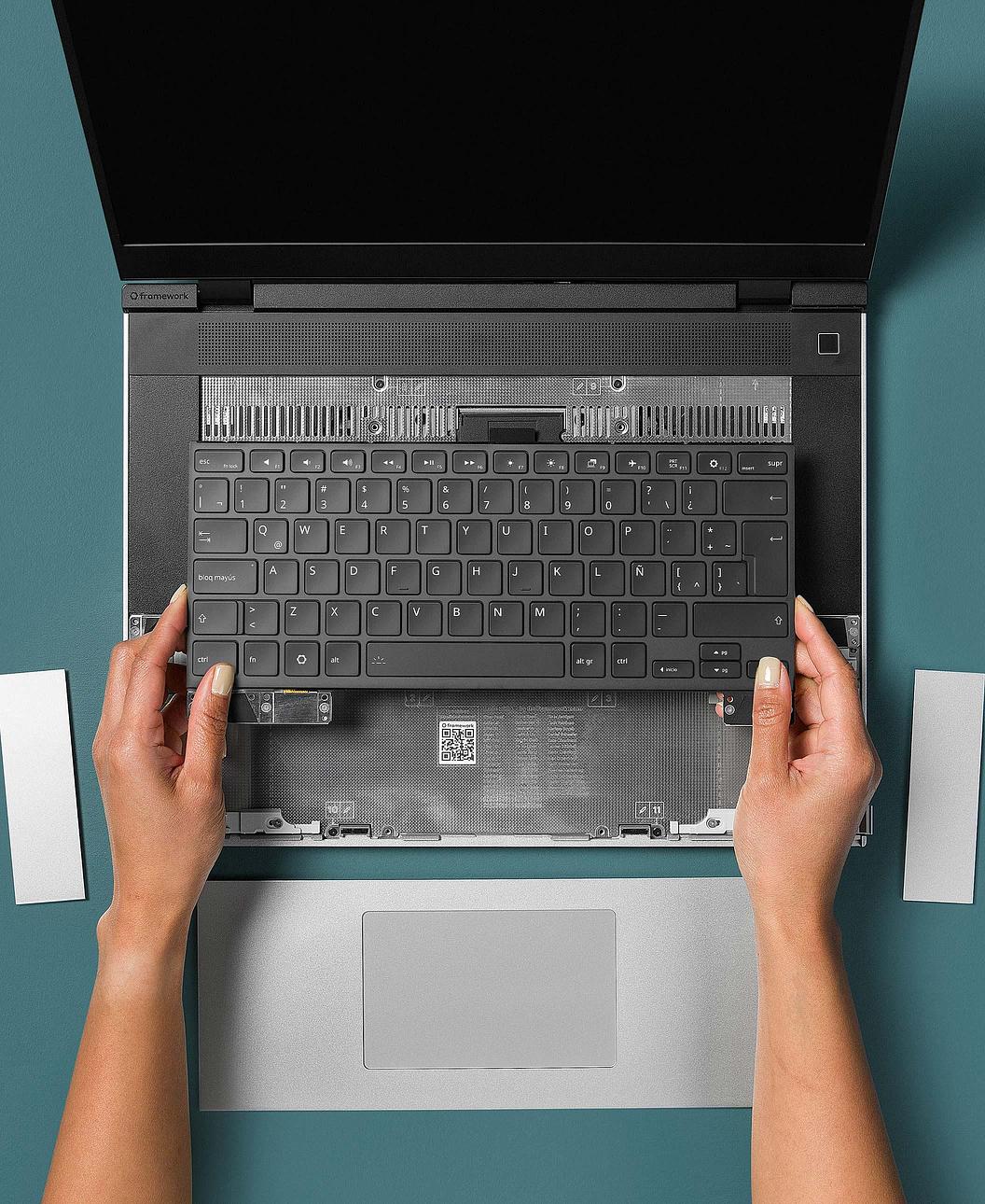 Framework Laptop 16 Keyboard - Spanish (Latin American) (2nd Gen) - with hands