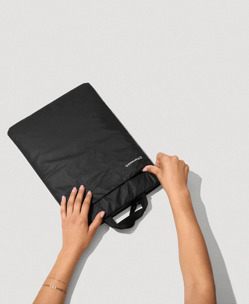 Framework Laptop Sleeve - Black gif