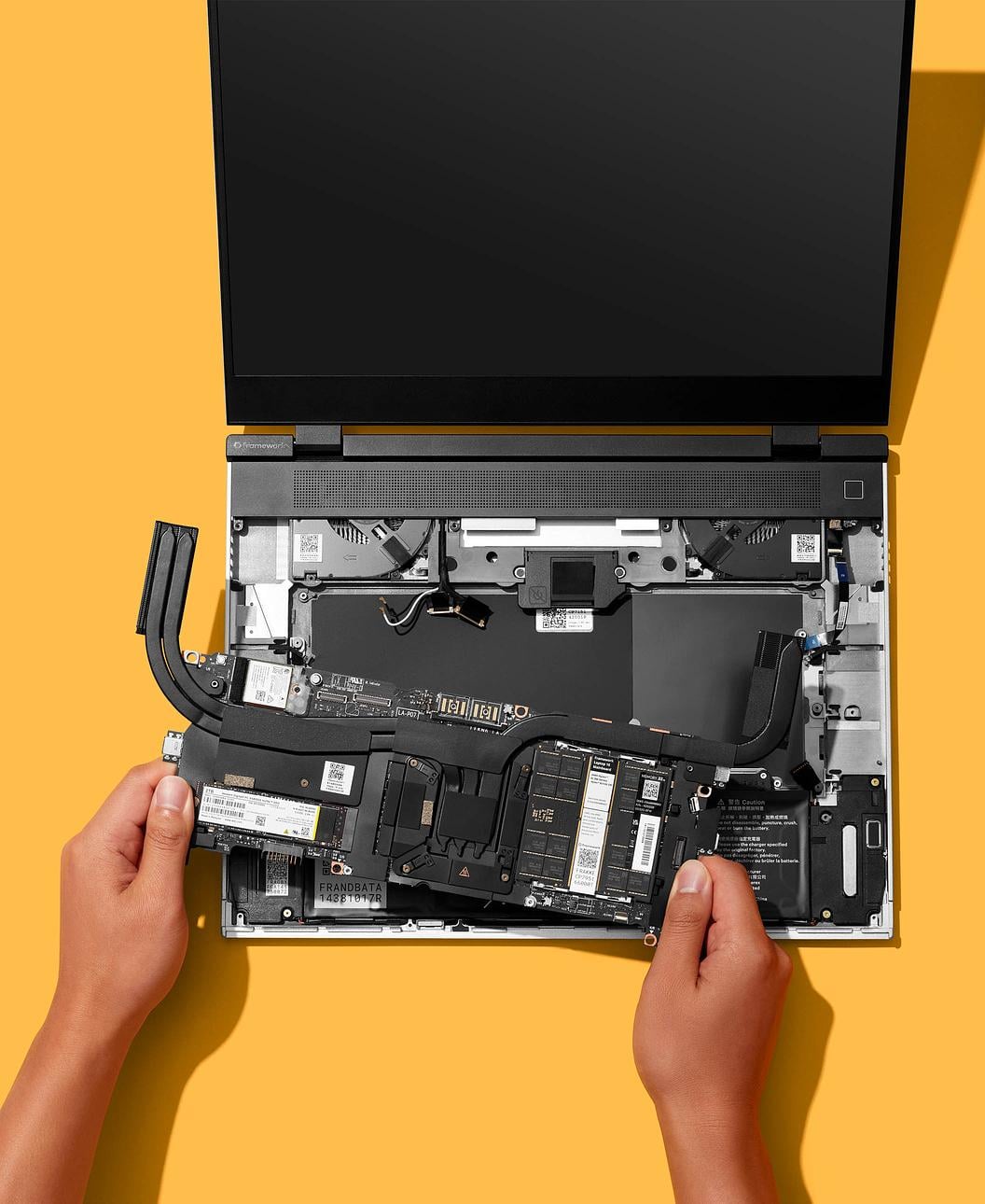 Framework Laptop 16 Mainboard Installation